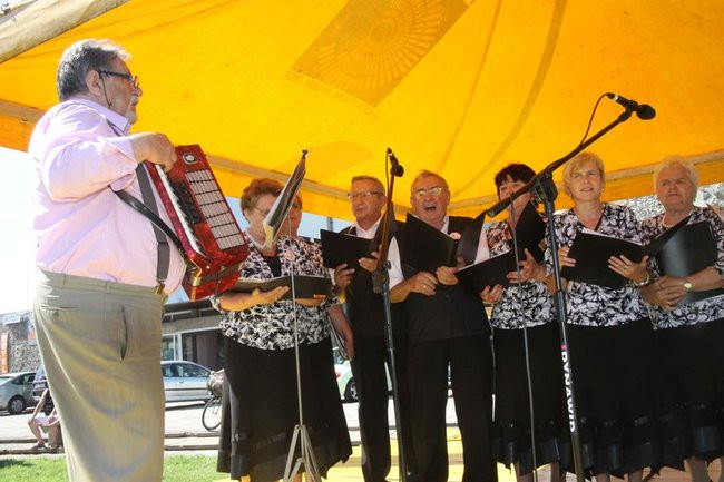 Na lotnisku bawili się seniorzy (dużo zdjęć)