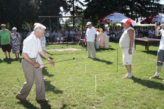 Na lotnisku bawili się seniorzy (dużo zdjęć)