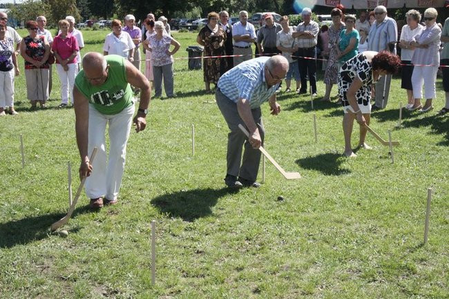 Na lotnisku bawili się seniorzy (dużo zdjęć)