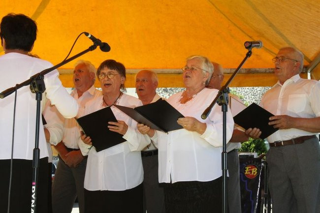 Na lotnisku bawili się seniorzy (dużo zdjęć)