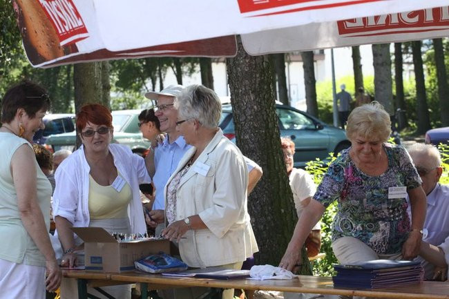 Na lotnisku bawili się seniorzy (dużo zdjęć)