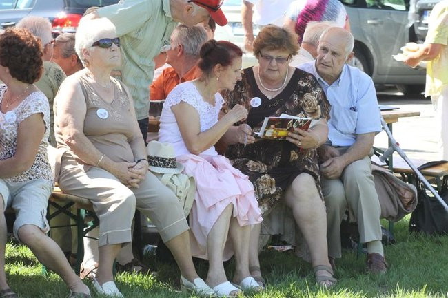 Na lotnisku bawili się seniorzy (dużo zdjęć)