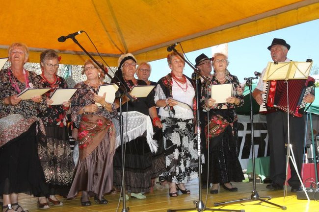 Na lotnisku bawili się seniorzy (dużo zdjęć)