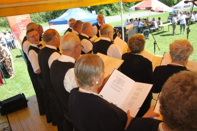 Na lotnisku bawili się seniorzy (dużo zdjęć)