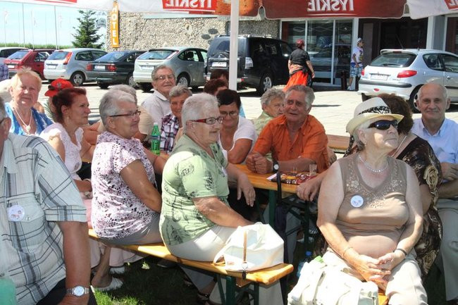 Na lotnisku bawili się seniorzy (dużo zdjęć)