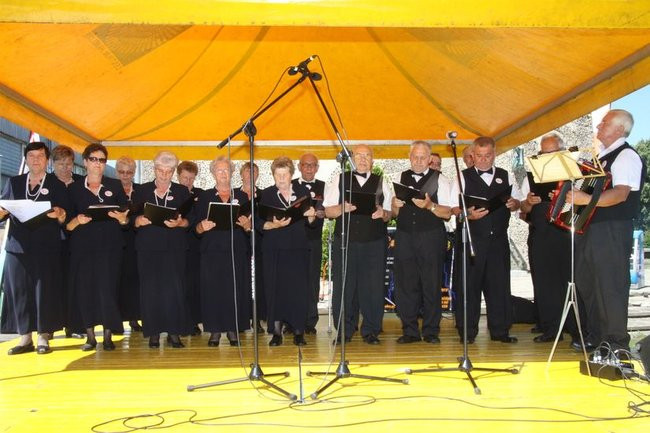 Na lotnisku bawili się seniorzy (dużo zdjęć)