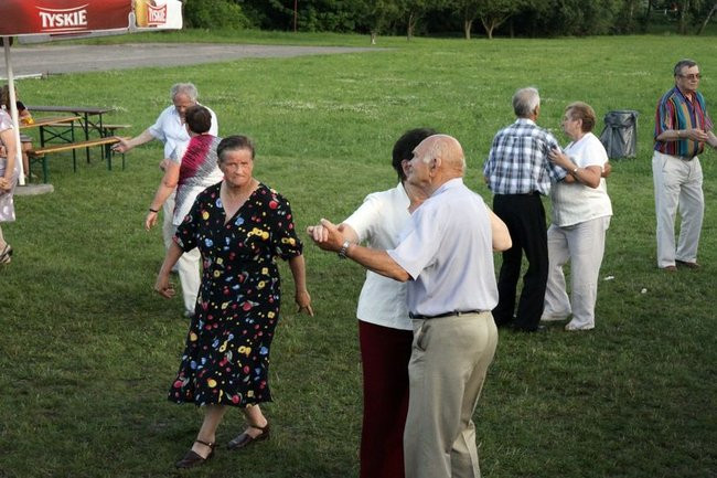 Na lotnisku bawili się seniorzy (dużo zdjęć)