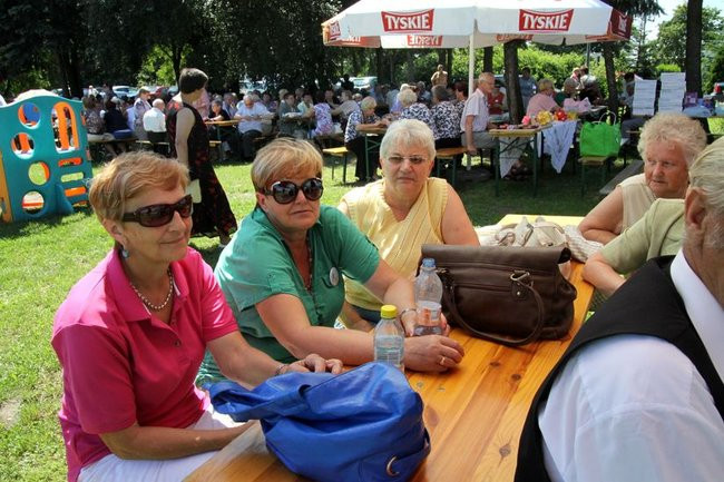 Na lotnisku bawili się seniorzy (dużo zdjęć)