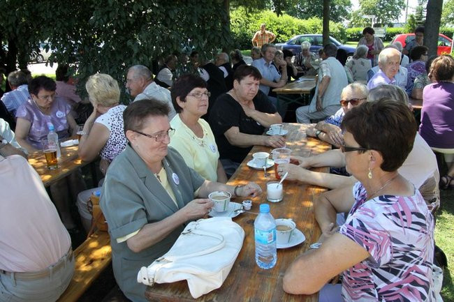 Na lotnisku bawili się seniorzy (dużo zdjęć)