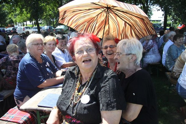 Na lotnisku bawili się seniorzy (dużo zdjęć)