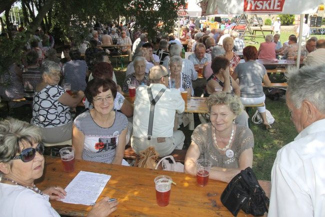 Na lotnisku bawili się seniorzy (dużo zdjęć)