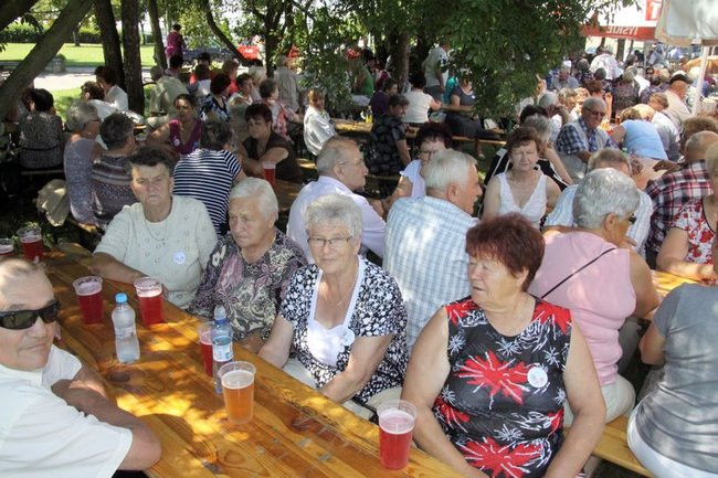 Na lotnisku bawili się seniorzy (dużo zdjęć)