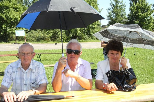 Na lotnisku bawili się seniorzy (dużo zdjęć)