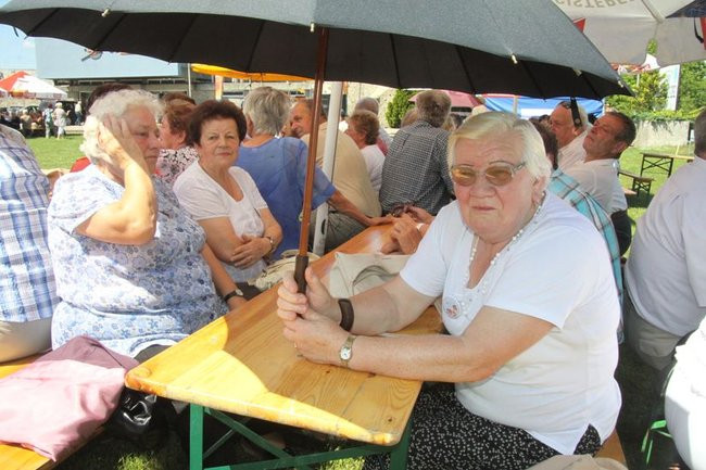 Na lotnisku bawili się seniorzy (dużo zdjęć)