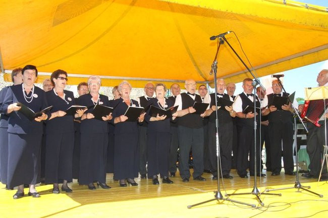 Na lotnisku bawili się seniorzy (dużo zdjęć)