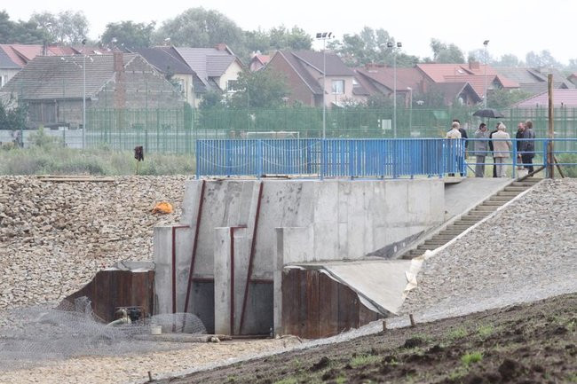 Zbiornik w Rydzynie gotowy na jesień (zdjęcia)