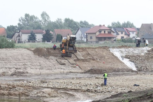 Zbiornik w Rydzynie gotowy na jesień (zdjęcia)