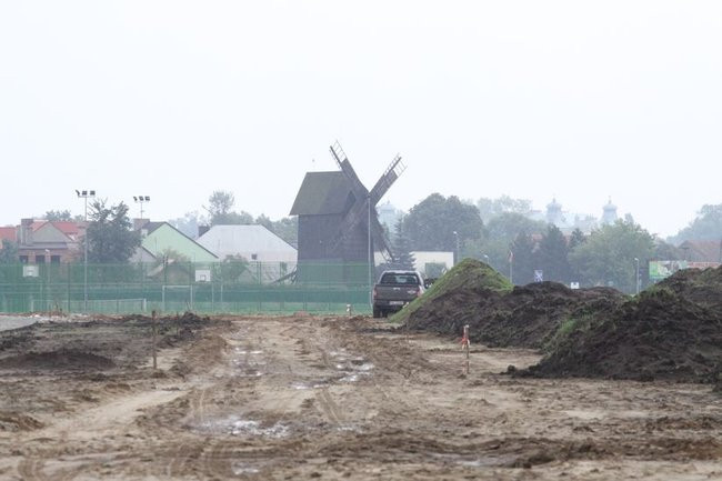 Zbiornik w Rydzynie gotowy na jesień (zdjęcia)