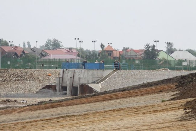 Zbiornik w Rydzynie gotowy na jesień (zdjęcia)