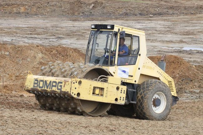 Zbiornik w Rydzynie gotowy na jesień (zdjęcia)