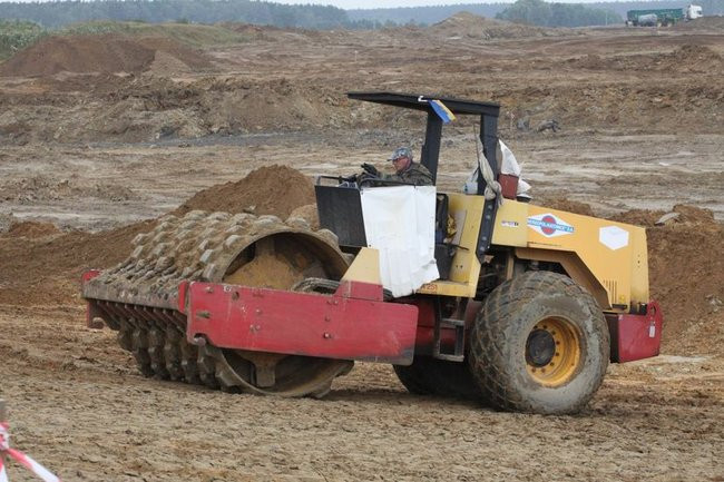 Zbiornik w Rydzynie gotowy na jesień (zdjęcia)