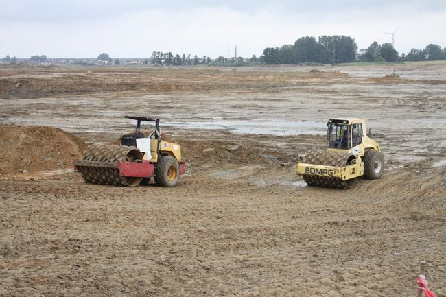 Zbiornik w Rydzynie gotowy na jesień (zdjęcia)