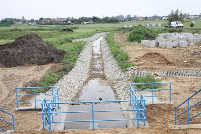 Zbiornik w Rydzynie gotowy na jesień (zdjęcia)