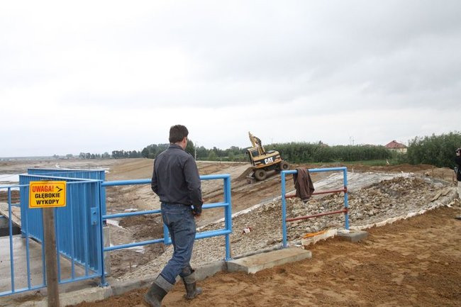 Zbiornik w Rydzynie gotowy na jesień (zdjęcia)