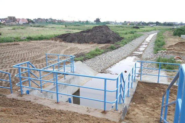Zbiornik w Rydzynie gotowy na jesień (zdjęcia)
