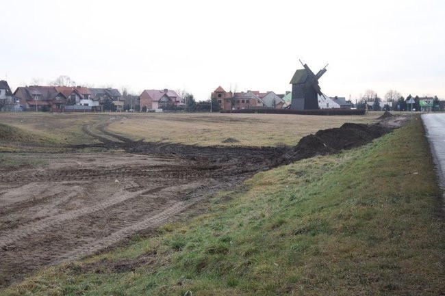 Zbiornik w Rydzynie gotowy na jesień (zdjęcia)