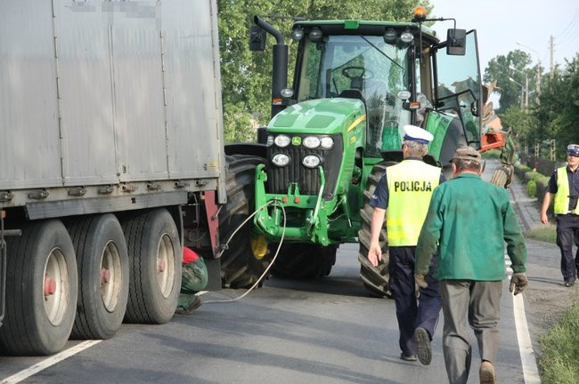 Zderzenie tirów w Rojęczynie (zdjęcia)