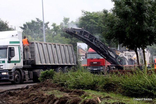 Można jeździć przez targowisko (zdjęcia)