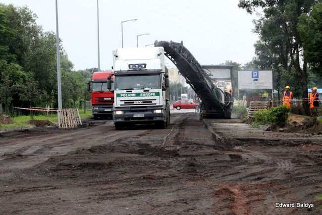 Można jeździć przez targowisko (zdjęcia)