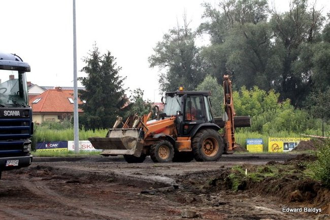 Można jeździć przez targowisko (zdjęcia)