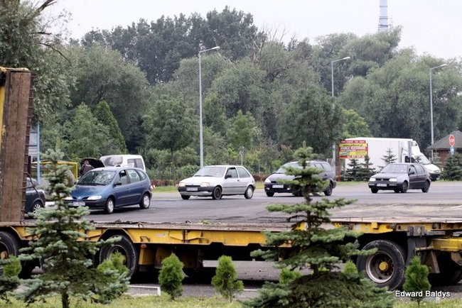 Można jeździć przez targowisko (zdjęcia)