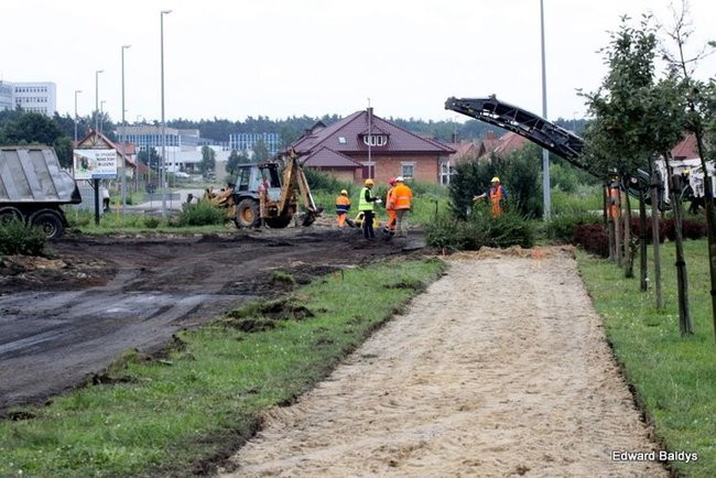 Można jeździć przez targowisko (zdjęcia)