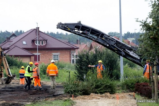 Można jeździć przez targowisko (zdjęcia)
