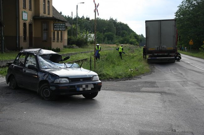 Wypadek w Krzemieniewie, 2 osoby nie żyją (zdjęcia)