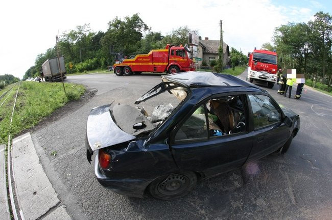 Wypadek w Krzemieniewie, 2 osoby nie żyją (zdjęcia)
