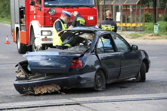 Wypadek w Krzemieniewie, 2 osoby nie żyją (zdjęcia)