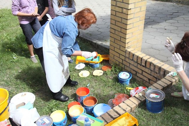 Młodzież pomalowała garaże (zdjęcia)