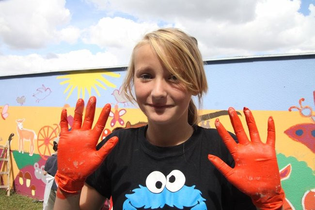 Młodzież pomalowała garaże (zdjęcia)