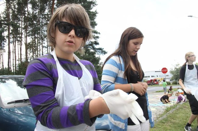 Młodzież pomalowała garaże (zdjęcia)