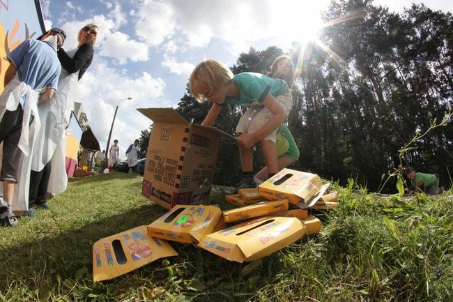 Młodzież pomalowała garaże (zdjęcia)