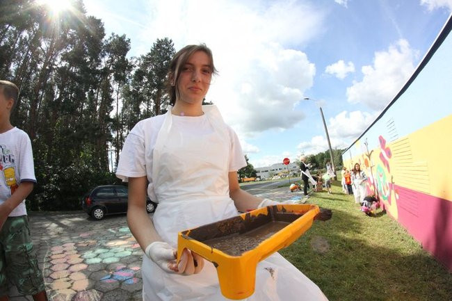 Młodzież pomalowała garaże (zdjęcia)