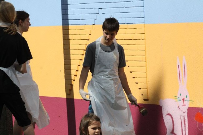 Młodzież pomalowała garaże (zdjęcia)