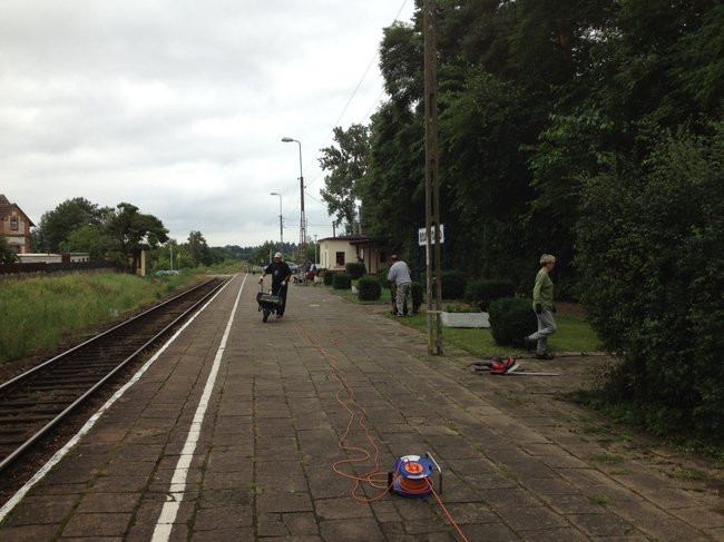Sprzątanie dworca w Boszkowie (zdjęcia)