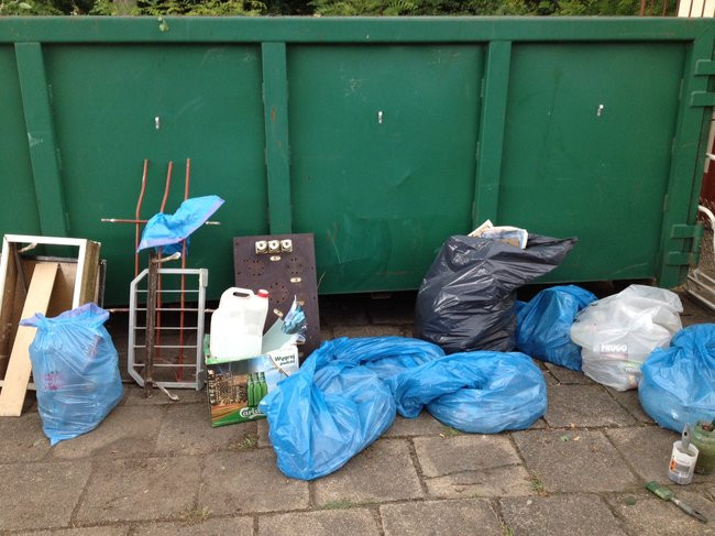 Sprzątanie dworca w Boszkowie (zdjęcia)