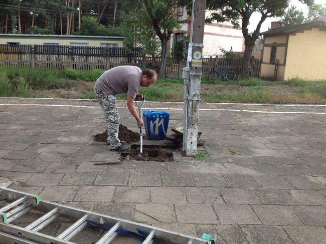 Sprzątanie dworca w Boszkowie (zdjęcia)