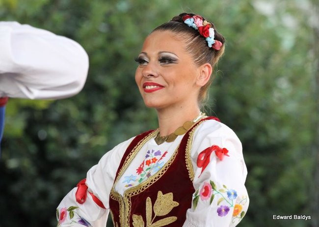 Zabrakło ławek dla widzów  (zdjęcia)